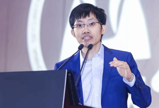 DeepSeek梁文峰成世界AI领域新首富!身价360亿美元