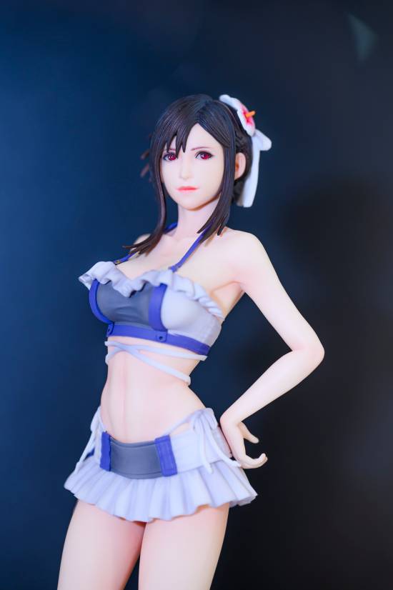 《FF7》蒂法超棒手办!清新泳装 还有爱丽丝
